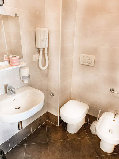 Bathroom 4, President's, Pesaro E Urbino