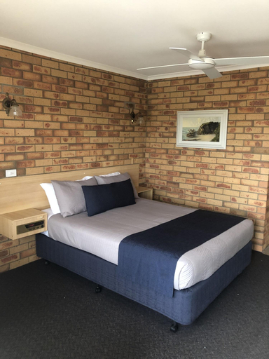 Bedroom 4, Ocean View Motor Inn, Bega Valley
