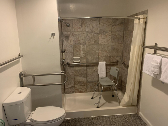 Bathroom 5, Stargazer Inn And Suites, Monterey