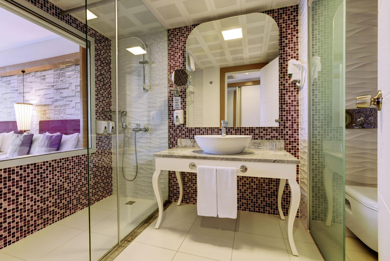 Bathroom 5, Jacaranda Hotel, Manavgat