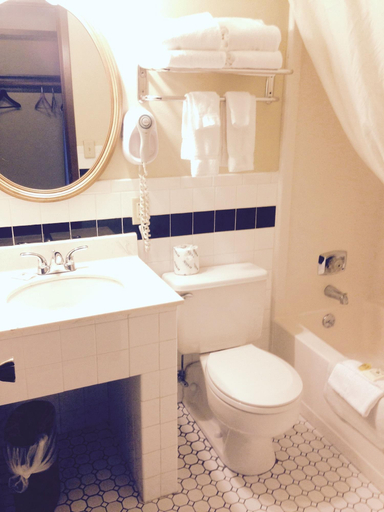 Bathroom 4, Hotel Ottumwa, Wapello