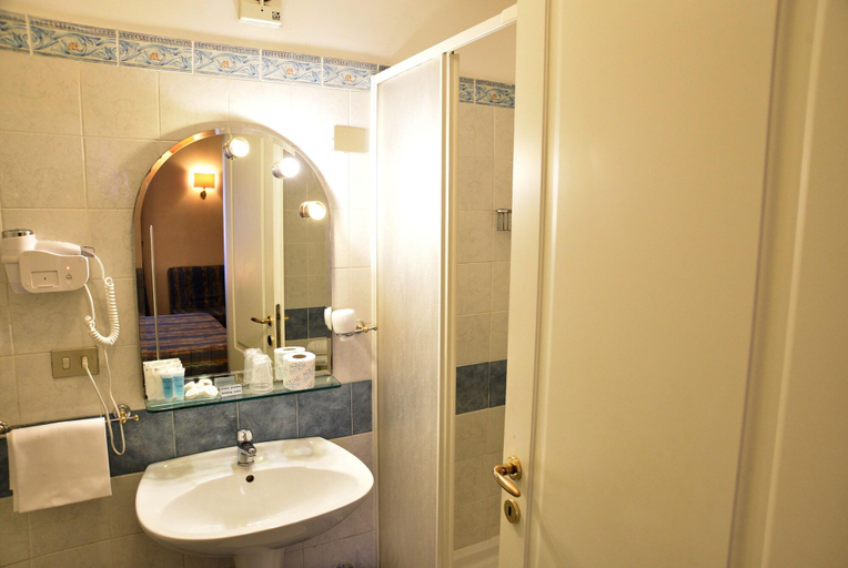 Bathroom 4, Domus Julia, Rome