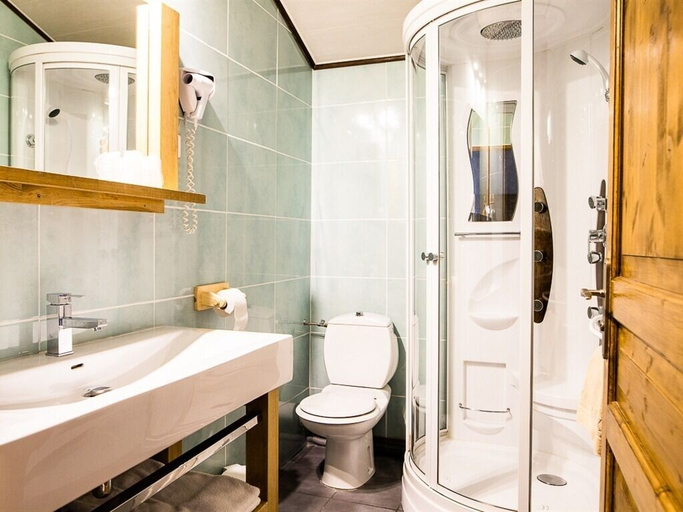 Bathroom 4, Le Taconet, Haute-Savoie