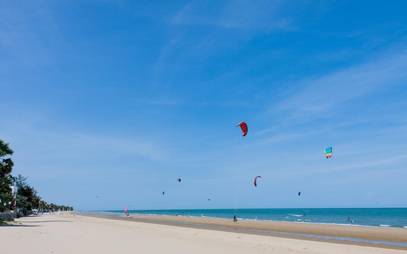 Nam Talay Resort, K. Sam Roi Yot
