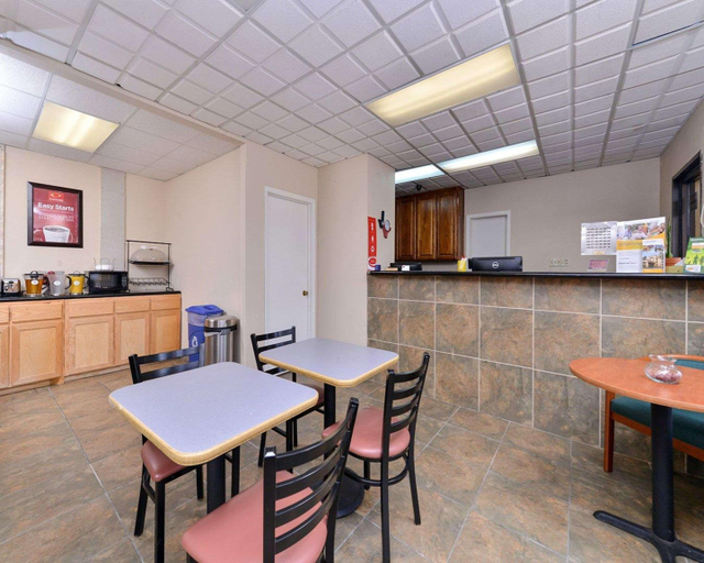 Public Area 2, Econo Lodge Inn Killeen, Bell