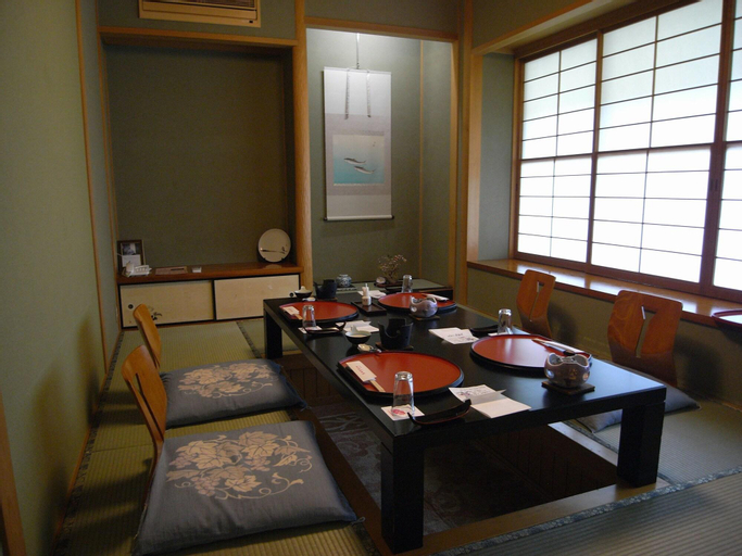 Kawakamiya Kasuitei, Gero