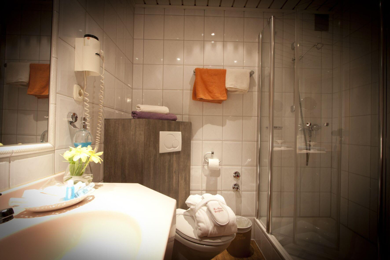 Bathroom 4, Burgwirt, Deggendorf