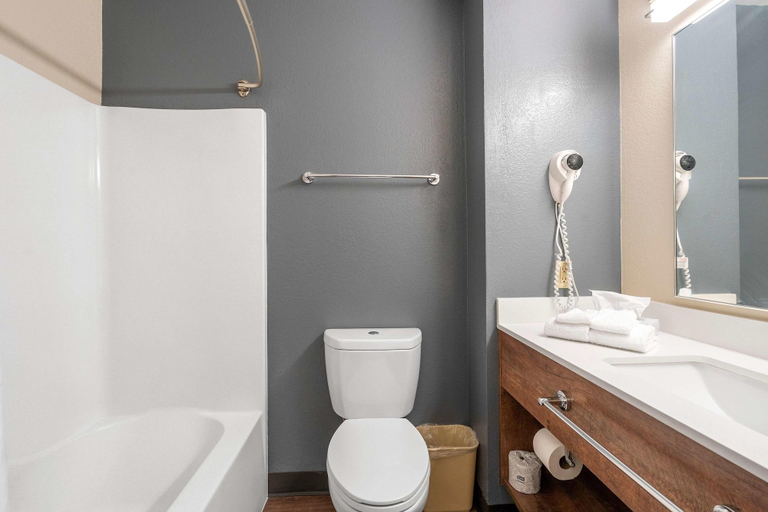 Bathroom 4, Extended Stay America - Seattle - Bellevue - Downt, King
