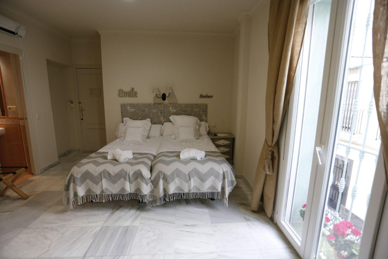 Bedroom 3, Jardin de La Alameda, Sevilla