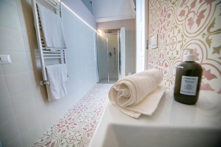 Bathroom 3, Le tre rondini, Barletta-Andria-Trani