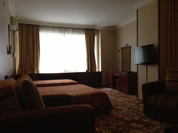 Bedroom 4, Hotel Monopol, Beyoğlu