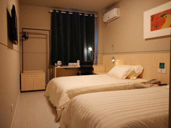 Bedroom 3, Jinjiang Inn Select Chifeng Railway Station, Chifeng