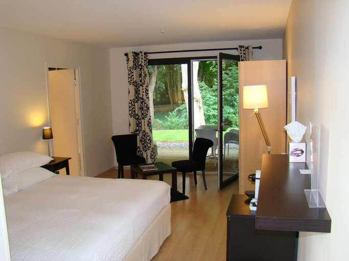 Bedroom 3, Le Parc Du Chateau, Marne