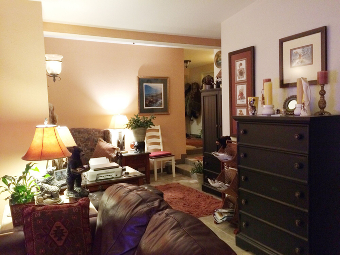 Public Area, Black Bear Inn, Ketchikan Gateway