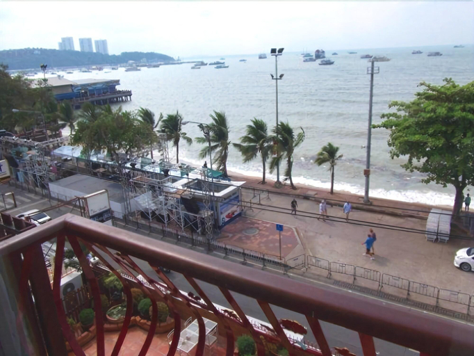 Exterior & Views 2, Red Balcony Hotel, Pattaya