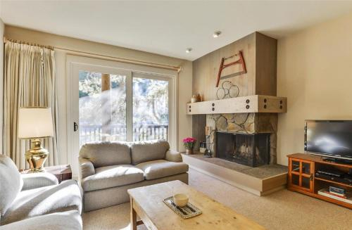 Alpine Condo on the River, Placer