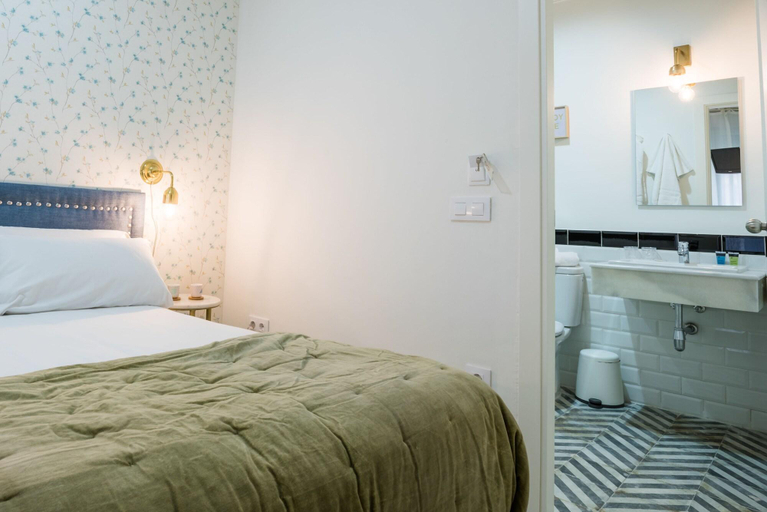 Bedroom 2, Jardin de La Alameda, Sevilla