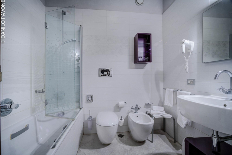 Bathroom 5, Arli Hotel Business and Wellness, Bergamo