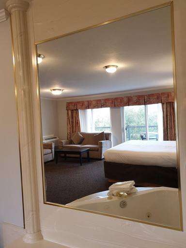 Public Area 2, Riverland Inn & Suites, Thompson-Nicola