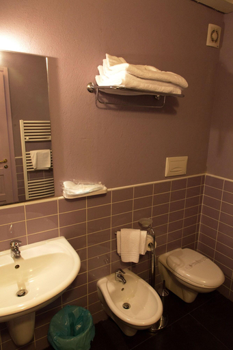 Bathroom 5, SBARCADERO, Syracuse