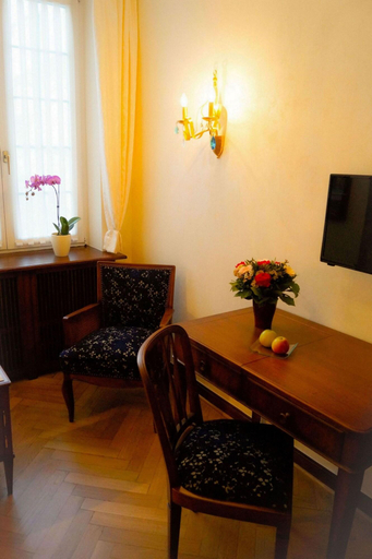 Bedroom 3, Oberkirch Weinstuben, Freiburg im Breisgau