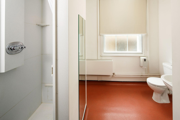 Bathroom 3, Christ s College Cambridge, Cambridgeshire