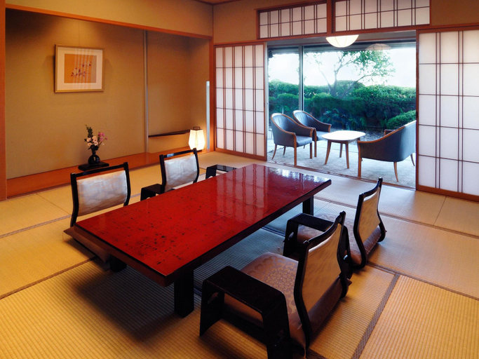 Bedroom 4, Seizan Yamato, Itō