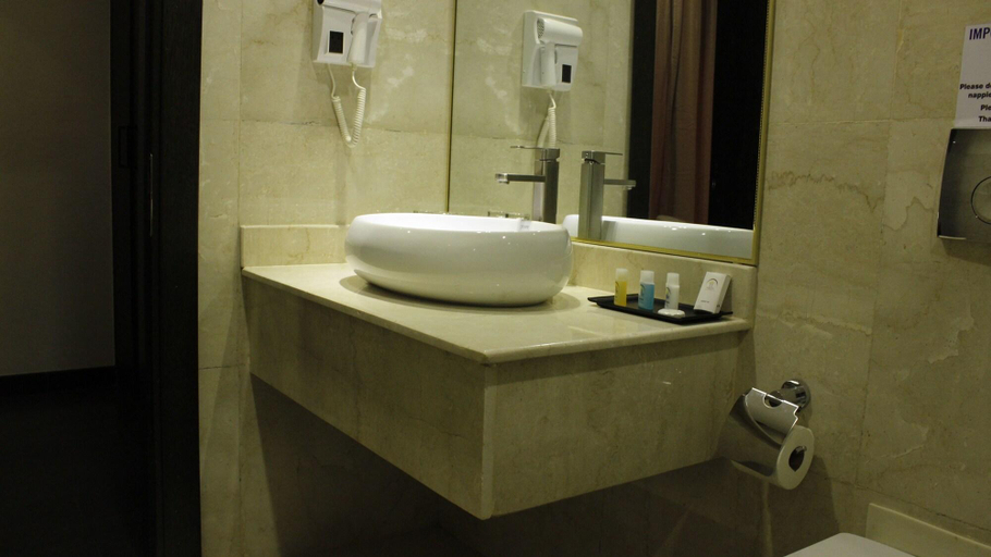 Bathroom 5, Shoregate Hotels, Kosofe