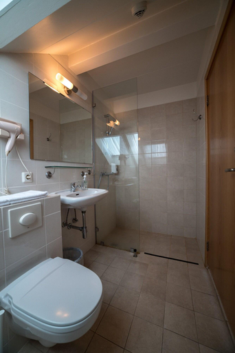 Bathroom 4, Hotel Breiddalsvik, Breiðdalshreppur
