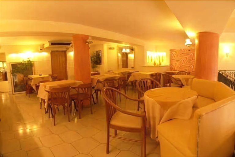 Food & Drinks 5, Minoa, Attica