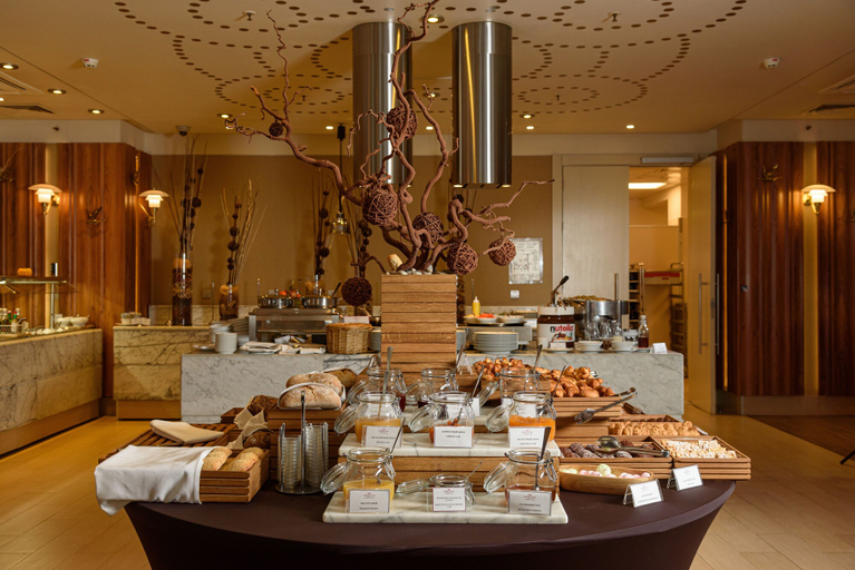 Food & Drinks 5, Crowne Plaza St. Petersburg-Ligovsky, an IHG Hotel, Sankt-Peterburg gorsovet