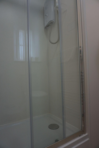 Bathroom 5, The Kelvin Hotel, Argyll and Bute