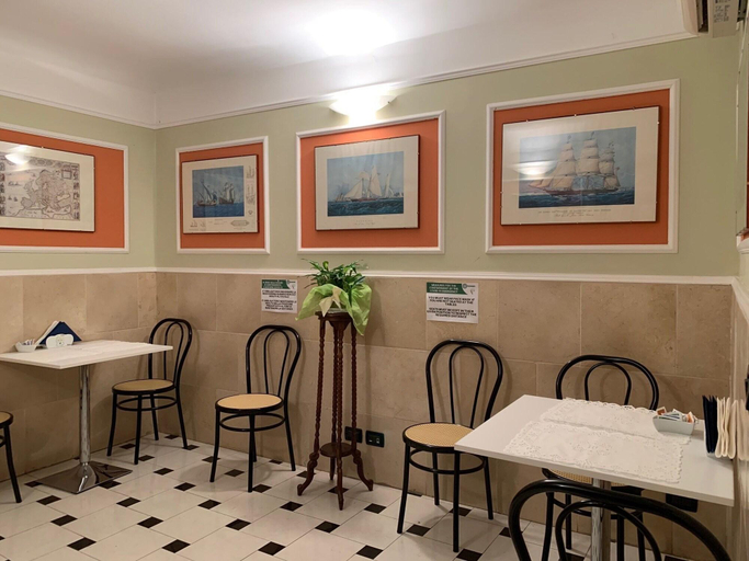 Food & Drinks 5, Hotel Actor, Genova