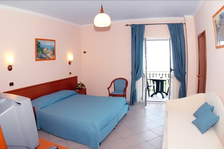 Bedroom 4, Hotel Tramonto, Foggia