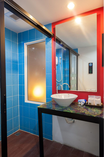 Bathroom 4, The Right Resort, Pattaya