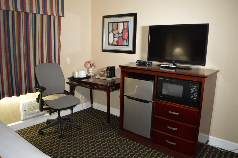 Public Area 3, Sea Breeze Inn, San Luis Obispo