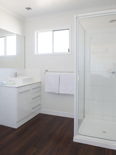 Bathroom 4, Saltbush Retreat, Longreach