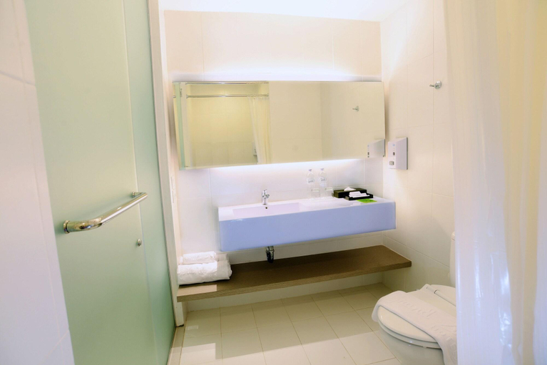 Bathroom 4, Grand Zuri Lahat, Lahat