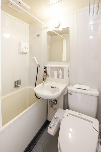 Bathroom 4, Sunsky Hotel, Kitakyūshū