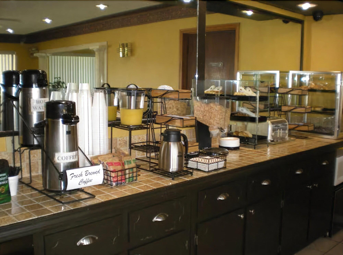 Food & Drinks, Americas Best Value Inn Suites Winona, Montgomery