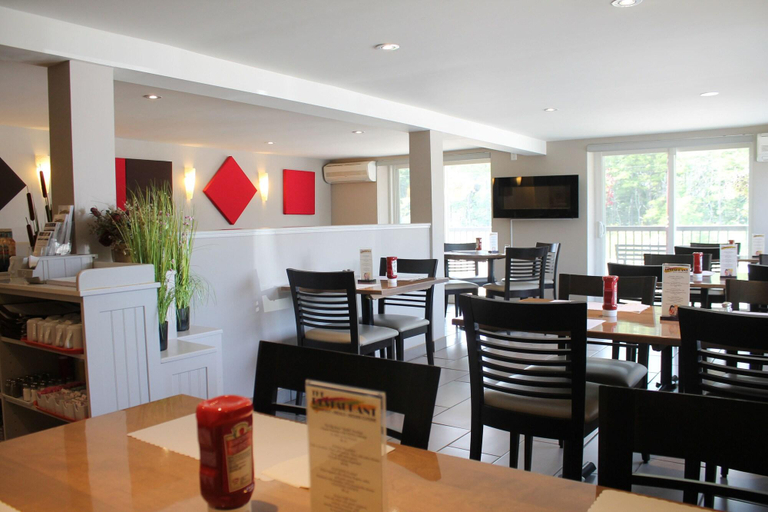 Public Area 3, Leelas Villa Inn Flesherton, Grey