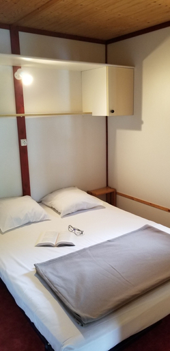 Bedroom, Camping les Bo-Bains, Dordogne