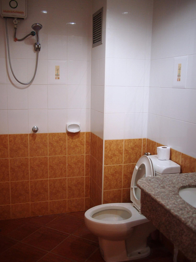 Bathroom 3, Navin Mansion 3, Pattaya