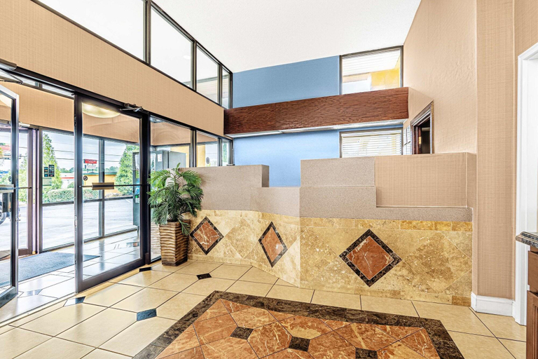 Public Area 3, Welcome Inn, Baldwin