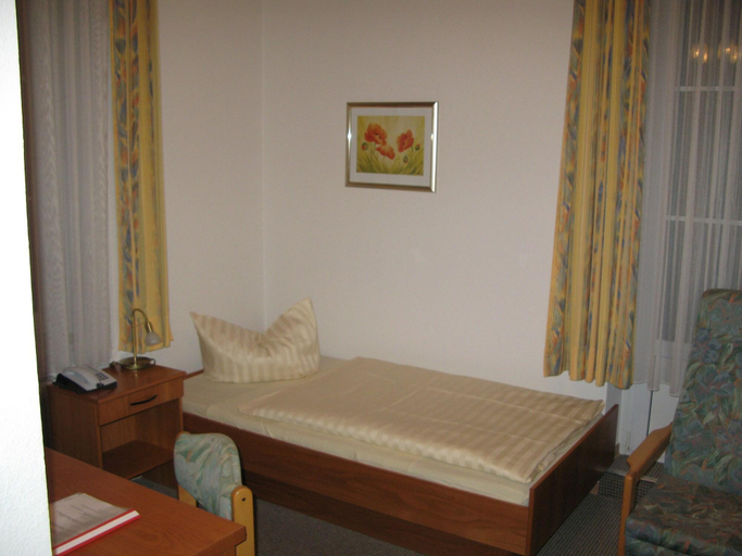 Bedroom 2, Villa Thea Kurhotel am Rosengarten, Bad Kissingen