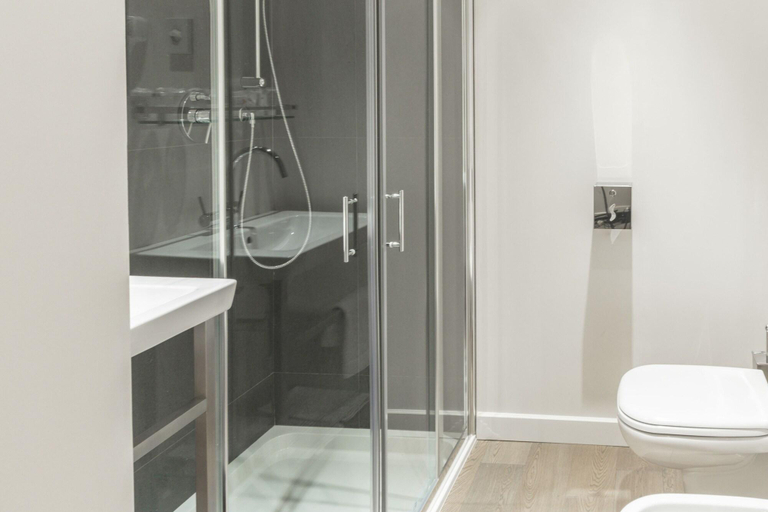 Bathroom 4, Tag Hotel, Rimini