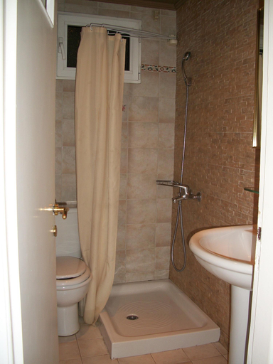 Bathroom 4, Minoa, Attica