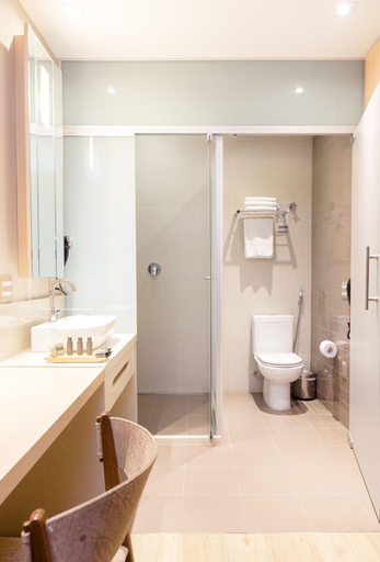 Bathroom 5, Ritz Copacabana Hotel, Rio de Janeiro
