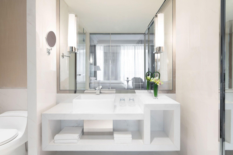 Bathroom 4, Courtyard By Marriott Shanghai Changfeng Park, Shanghai