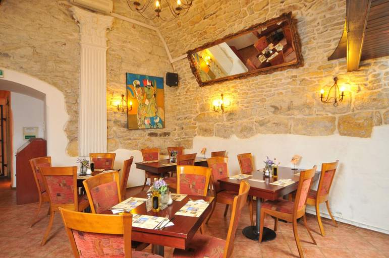 Food & Drinks 5, Merchant's Yard Residence, Praha 1